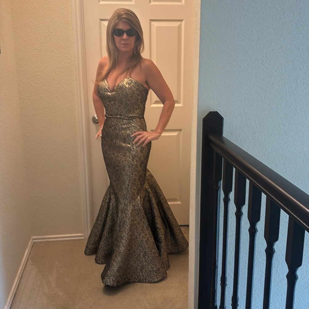 Mac Duggar sz 6 Gold Mermaid Dress